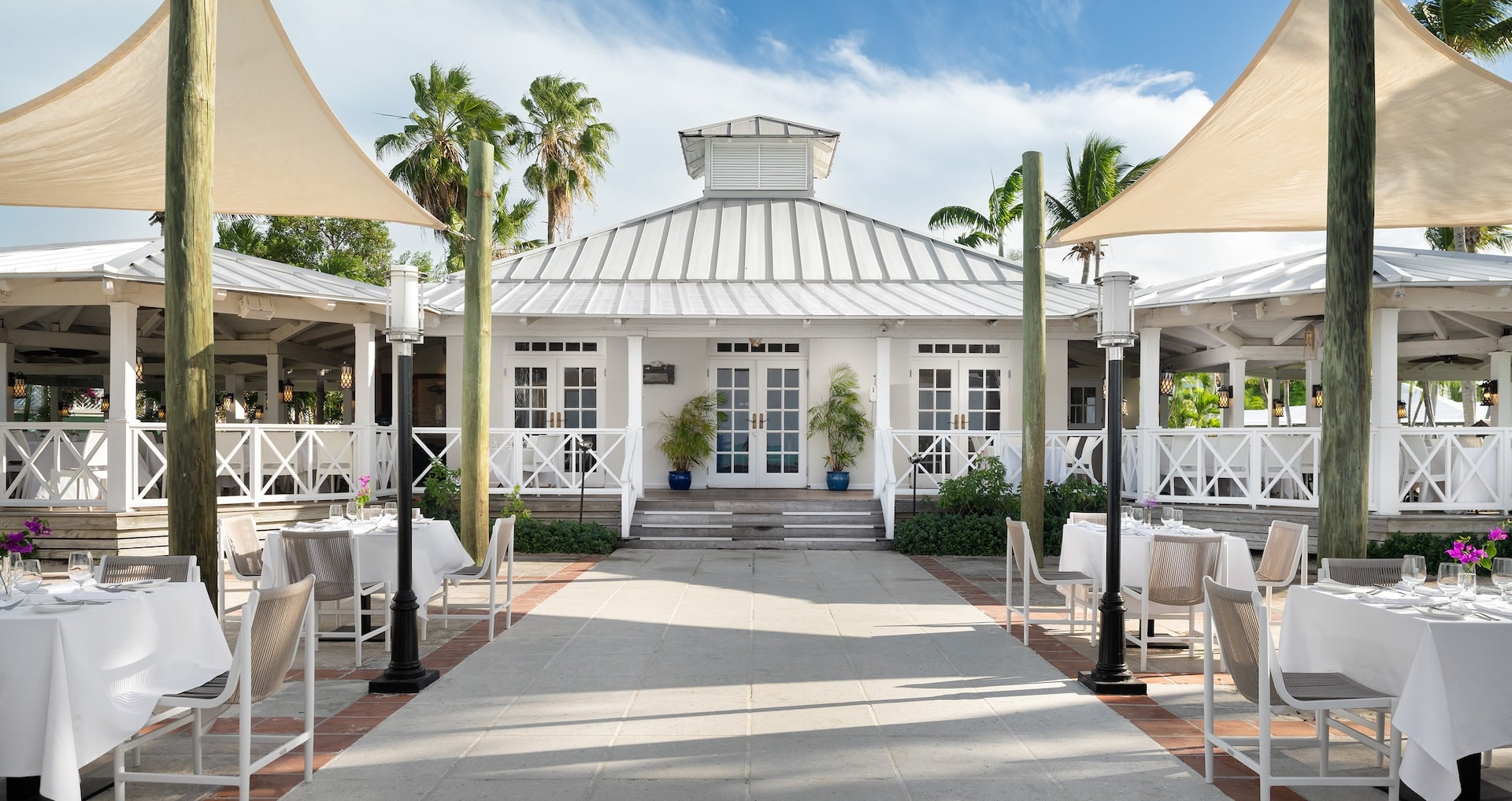 courtyard view of Schooners inside the Seaside village